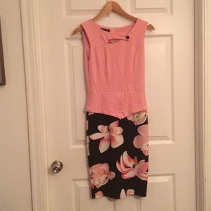 💕 👗 Petite and feminine pink floral dress 👗 💕